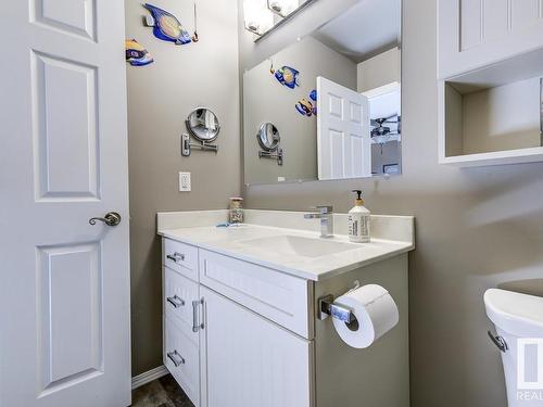 5204 138A Avenue, Edmonton, AB - Indoor Photo Showing Bathroom