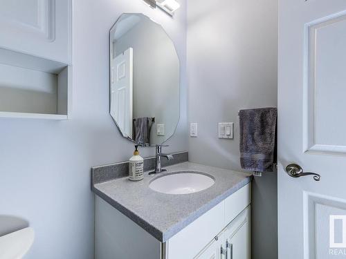 5204 138A Avenue, Edmonton, AB - Indoor Photo Showing Bathroom