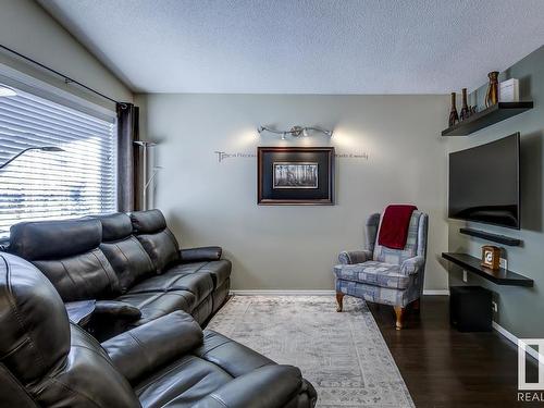 5204 138A Avenue, Edmonton, AB - Indoor Photo Showing Living Room