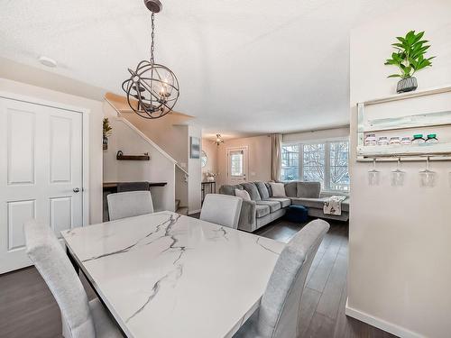 2900 Maple Way, Edmonton, AB - Indoor Photo Showing Dining Room