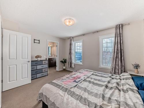 2900 Maple Way, Edmonton, AB - Indoor Photo Showing Bedroom