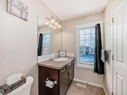 2900 Maple Way, Edmonton, AB - Indoor Photo Showing Bathroom