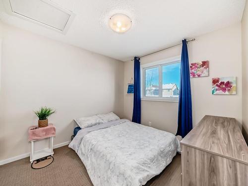 2900 Maple Way, Edmonton, AB - Indoor Photo Showing Bedroom