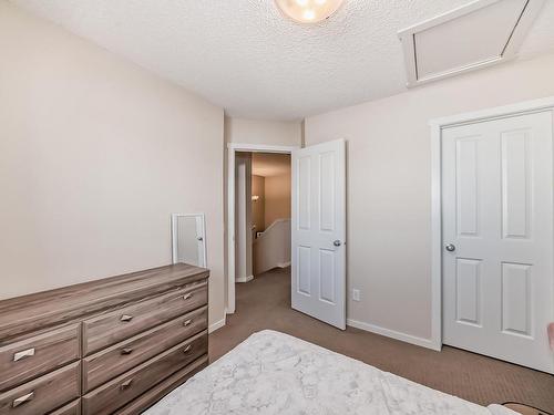 2900 Maple Way, Edmonton, AB - Indoor Photo Showing Bedroom