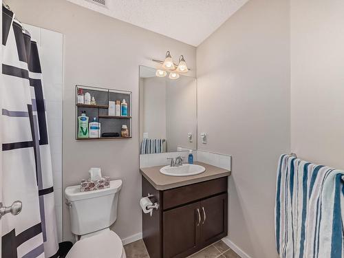 2900 Maple Way, Edmonton, AB - Indoor Photo Showing Bathroom