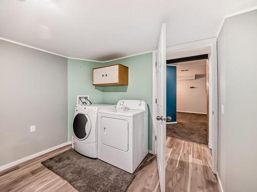 2900 Maple Way, Edmonton, AB - Indoor Photo Showing Laundry Room