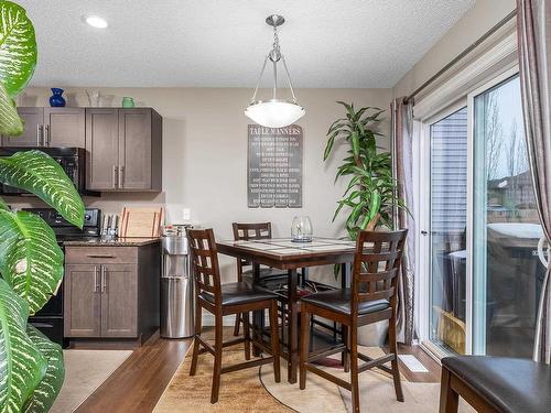 11924 167B Avenue, Edmonton, AB - Indoor Photo Showing Dining Room