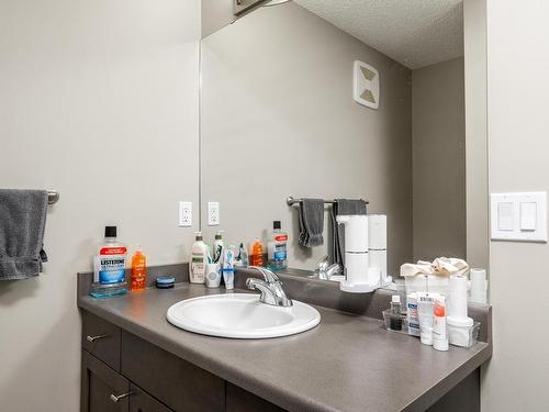 11924 167B Avenue, Edmonton, AB - Indoor Photo Showing Bathroom