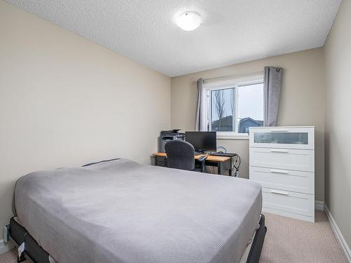 11924 167B Avenue, Edmonton, AB - Indoor Photo Showing Bedroom