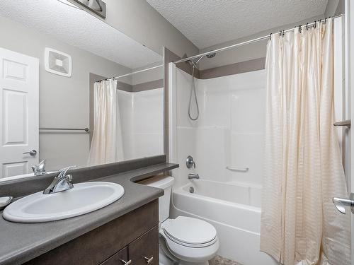 11924 167B Avenue, Edmonton, AB - Indoor Photo Showing Bathroom