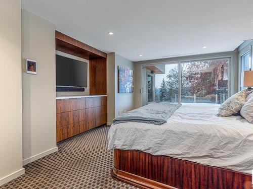 4 Whitemud Place, Edmonton, AB - Indoor Photo Showing Bedroom