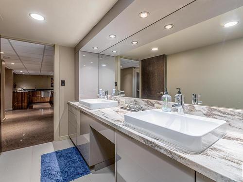 4 Whitemud Place, Edmonton, AB - Indoor Photo Showing Bathroom