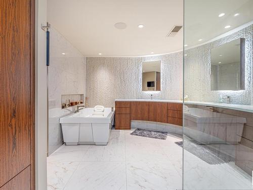 4 Whitemud Place, Edmonton, AB - Indoor Photo Showing Bathroom