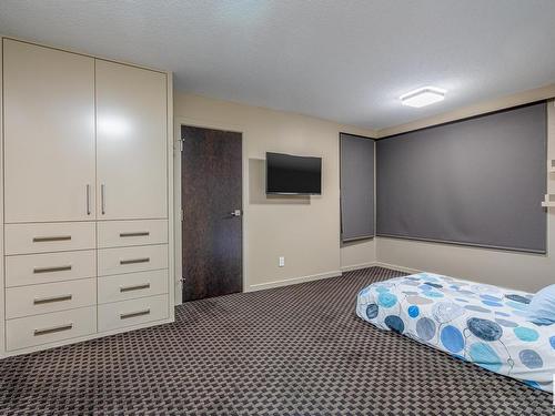 4 Whitemud Place, Edmonton, AB - Indoor Photo Showing Bedroom