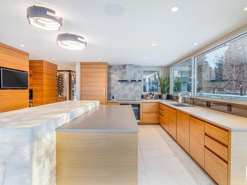 4 Whitemud Place, Edmonton, AB - Indoor Photo Showing Kitchen