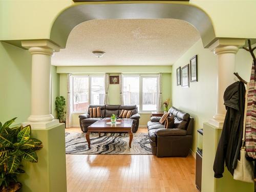 405 85 Street, Edmonton, AB - Indoor Photo Showing Living Room