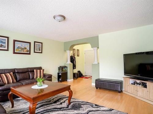 405 85 Street, Edmonton, AB - Indoor Photo Showing Living Room