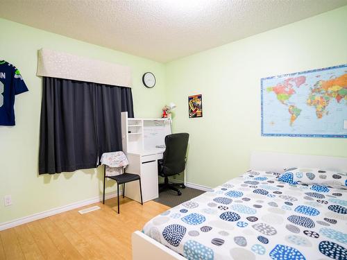 405 85 Street, Edmonton, AB - Indoor Photo Showing Bedroom