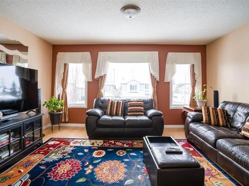 405 85 Street, Edmonton, AB - Indoor Photo Showing Living Room