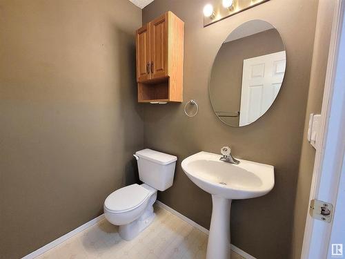 17632 96 Avenue, Edmonton, AB - Indoor Photo Showing Bathroom