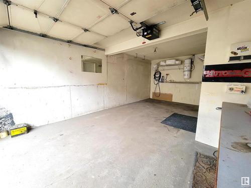 17632 96 Avenue, Edmonton, AB - Indoor Photo Showing Garage