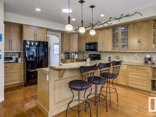 9 1225 Wanyandi Road, Edmonton, AB - Indoor Photo Showing Kitchen