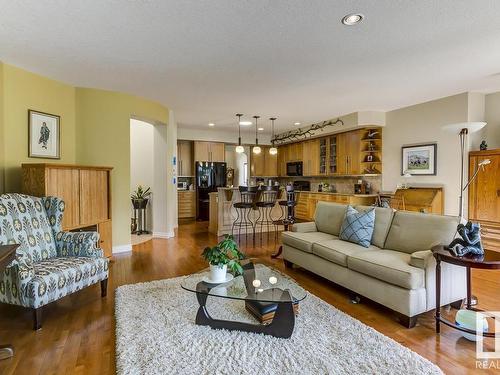 9 1225 Wanyandi Road, Edmonton, AB - Indoor Photo Showing Living Room