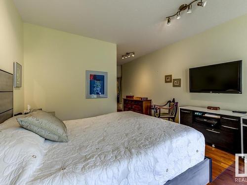 9 1225 Wanyandi Road, Edmonton, AB - Indoor Photo Showing Bedroom