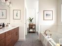 21866 98A Avenue, Edmonton, AB  - Indoor Photo Showing Bathroom 