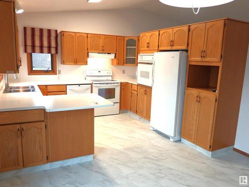 5215 49 Avenue, Onoway, AB - Indoor Photo Showing Kitchen With Double Sink