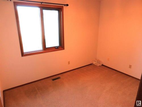 5215 49 Avenue, Onoway, AB - Indoor Photo Showing Other Room