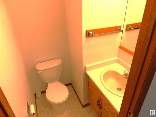 5215 49 Avenue, Onoway, AB - Indoor Photo Showing Bathroom