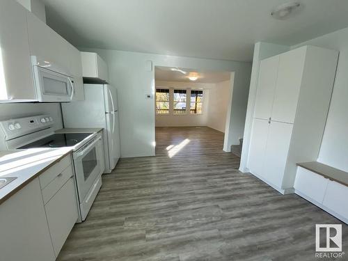 12208 41 Street, Edmonton, AB - Indoor Photo Showing Kitchen