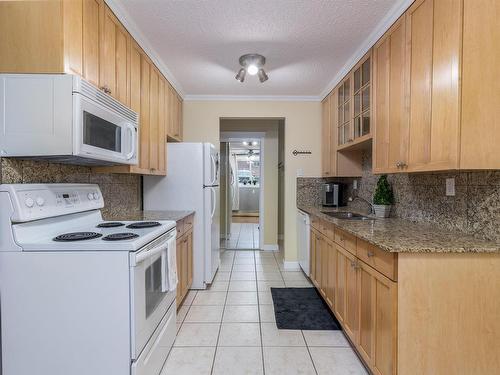 102 9925 83 Avenue, Edmonton, AB - Indoor Photo Showing Kitchen