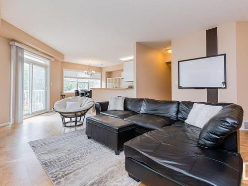 106 10933 82 Avenue, Edmonton, AB - Indoor Photo Showing Living Room