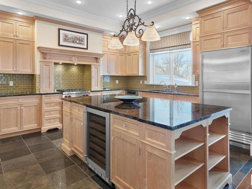 7808 Jasper Avenue, Edmonton, AB - Indoor Photo Showing Kitchen