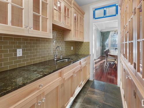 7808 Jasper Avenue, Edmonton, AB - Indoor Photo Showing Kitchen