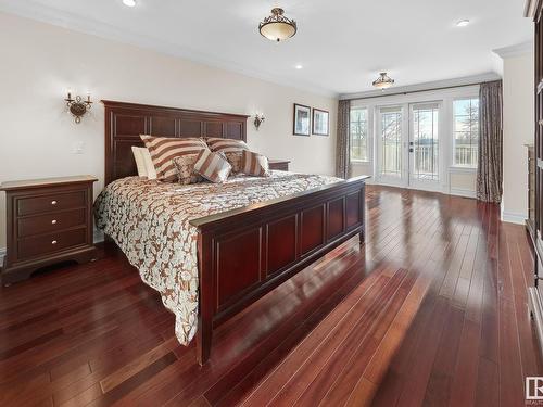 7808 Jasper Avenue, Edmonton, AB - Indoor Photo Showing Bedroom