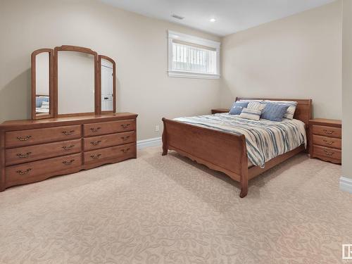 7808 Jasper Avenue, Edmonton, AB - Indoor Photo Showing Bedroom