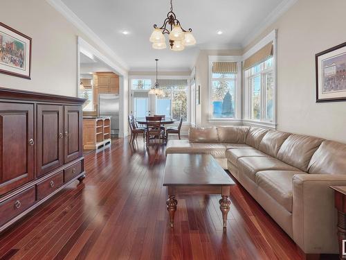 7808 Jasper Avenue, Edmonton, AB - Indoor Photo Showing Living Room