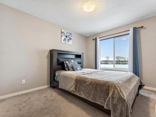 729 Eagleson Cres, Edmonton, AB - Indoor Photo Showing Bedroom