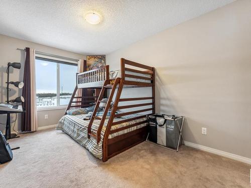 729 Eagleson Cres, Edmonton, AB - Indoor Photo Showing Bedroom