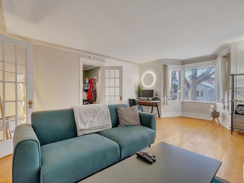 11509 88 Street, Edmonton, AB - Indoor Photo Showing Living Room