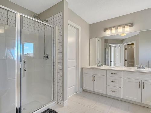 22407 99 Avenue, Edmonton, AB - Indoor Photo Showing Bathroom