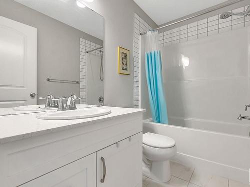 22407 99 Avenue, Edmonton, AB - Indoor Photo Showing Bathroom