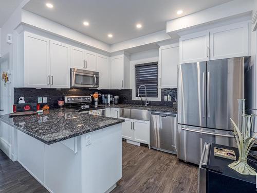 18111 75 Street, Edmonton, AB - Indoor Photo Showing Kitchen With Upgraded Kitchen