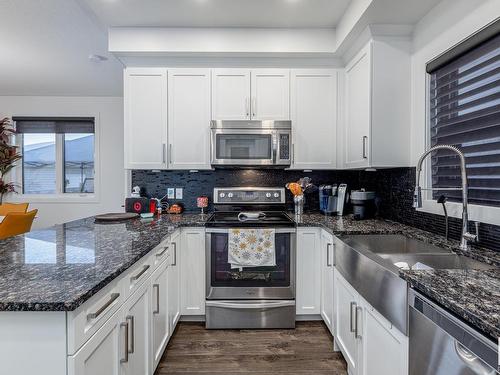 18111 75 Street, Edmonton, AB - Indoor Photo Showing Kitchen