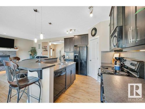 21632 94B Avenue, Edmonton, AB - Indoor Photo Showing Kitchen