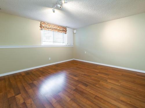 21 2419 133 Avenue, Edmonton, AB - Indoor Photo Showing Other Room