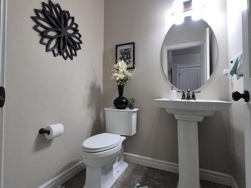 1408 33B Street, Edmonton, AB - Indoor Photo Showing Bathroom